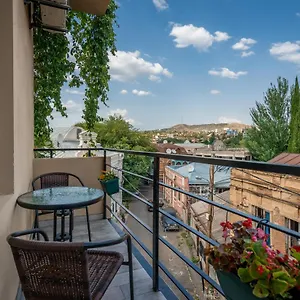 https://constant-tbilisi.alltbilisihotels.com